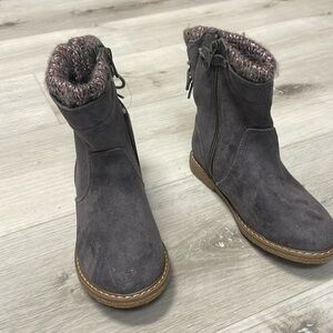 Brand new kid boots size 12